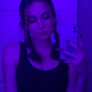 meet me, anya grace 🐞🍒